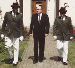 Pfarrer Walter Adam als Sch�tzenpr�ses